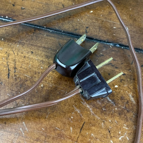 Vintage Pair 50s Milk Glass Hand Painted Table Boudoir Lamps 10 1/2" Electric - Picture 10 of 10